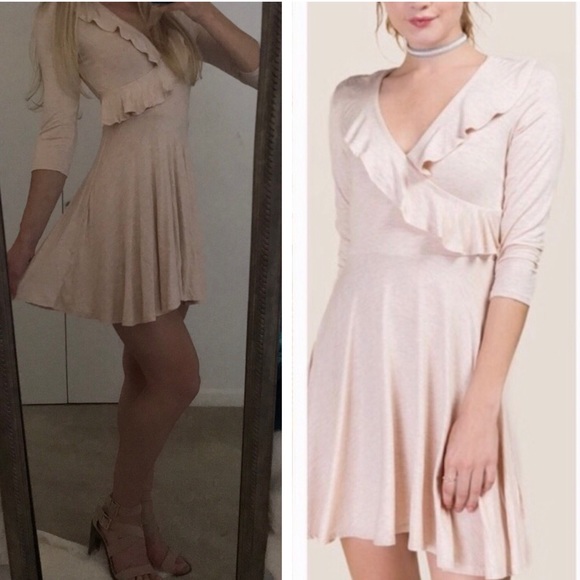 Francesca's Collections Dresses & Skirts - Francesca's Adorable Ruffle Dress